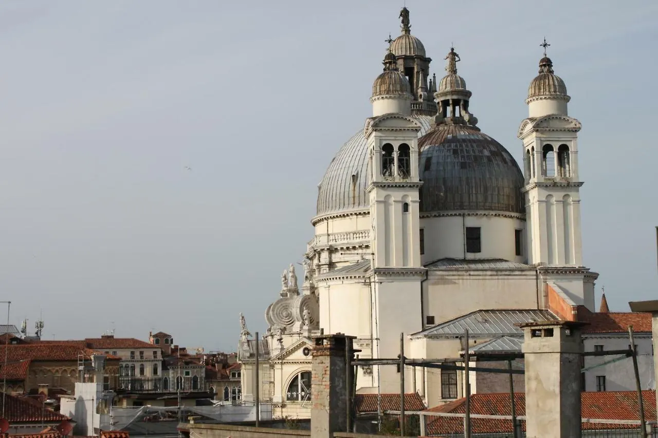 Mimi'S Loft Apartment Venice