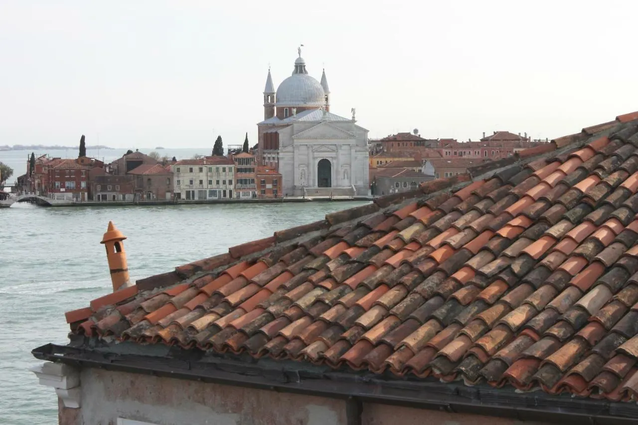 Mimi'S Loft Apartment Venice